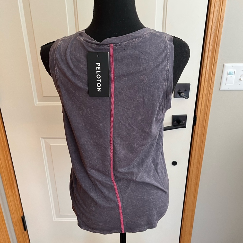 New women’s Peloton gray Latitude active work out muscle tank top. Size XS. - Picture 3 of 14